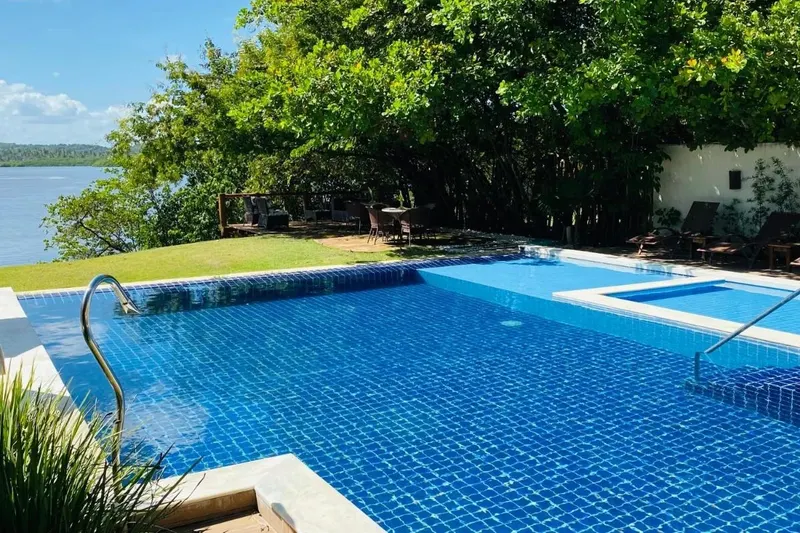 Piscina de Pousada Porto Manguaba
